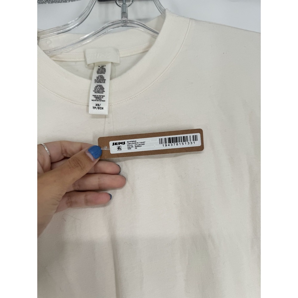 SKIMS Boyfriend Long Sleeve T Shirt Womens Size XS Marble Crewneck Off White - Picture 4 of 5